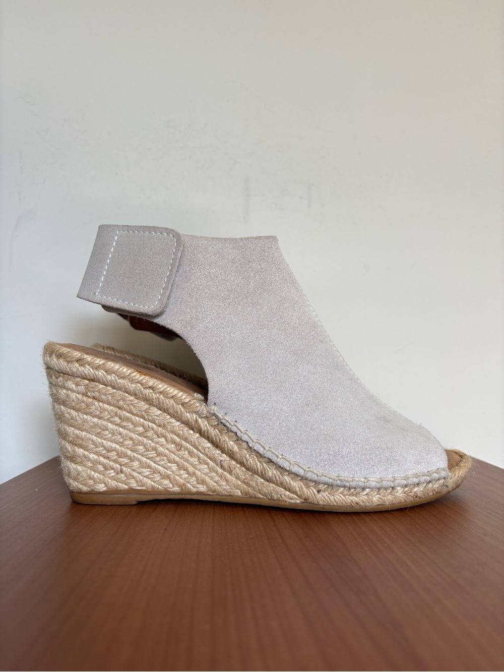 Anthropologie Maypol Taupe Grey Suede Espadrille Wedge Sandals Size EU 37